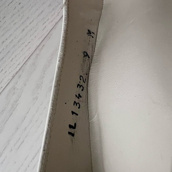 Stuart Weitzman white heels - Picture 4 of 6